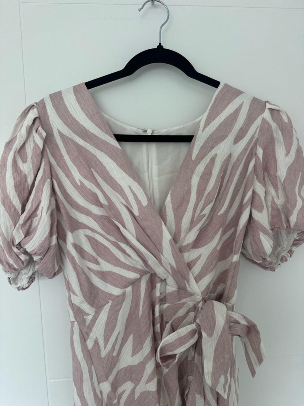 Parker New York Zebra-Print Puff-Sleeve Faux Wrap Midi Dress - Picture 4 of 9